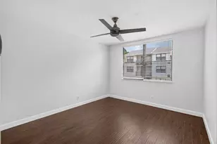 706 Executive Center Dr, West Palm Beach, FL 33401 - Photo 17