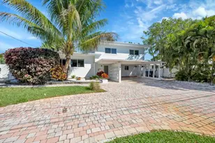 1771 NE 35th St, Oakland Park, FL 33334 - Photo 3
