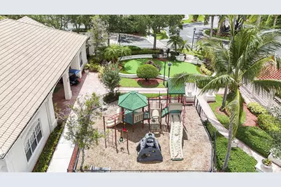 8303 Myrtlewood Circle W, Palm Beach Gardens, FL 33418 - Photo 29