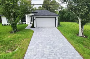 702 NW 39th Cir, Okeechobee, FL 34972 - Photo 3