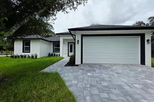702 NW 39th Cir, Okeechobee, FL 34972 - Photo 1