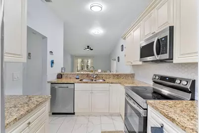 5380 Lakewood Circle S #B, Margate, FL 33063 - Photo 13