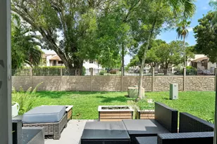 5380 Lakewood Cir S, Margate, FL 33063 - Photo 25