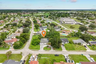 2854 46th St SW, Naples, FL 34116 - Photo 3