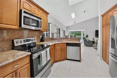 6851 Bitterbush Place, Boynton Beach, FL 33472 - Photo 11