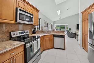 6851 Bitterbush Pl, Boynton Beach, FL 33472 - Photo 11