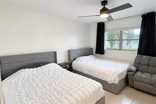 2845 Crosley Dr E, West Palm Beach, FL 33415 - Photo 9
