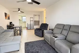 2845 Crosley Dr E, West Palm Beach, FL 33415 - Photo 5