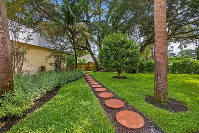 2425 Niki Jo Lane, Palm Beach Gardens, FL 33410 - Photo 3