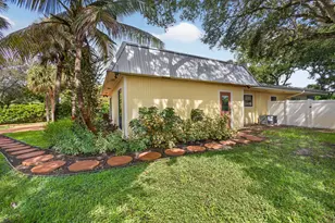 2425 Niki Jo Ln, Palm Beach Gardens, FL 33410 - Photo 5