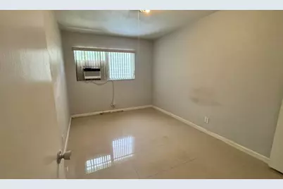 2000 NE 51st Court #110, Fort Lauderdale, FL 33308 - Photo 9