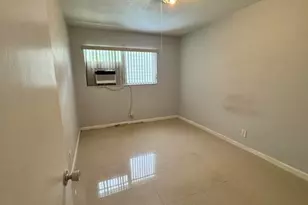 2000 NE 51st Ct, Fort Lauderdale, FL 33308 - Photo 9
