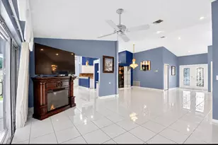 8261 Lake Cypress Rd, Lake Worth, FL 33467 - Photo 5