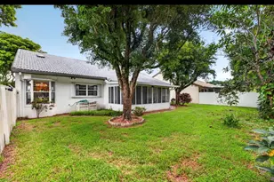 8261 Lake Cypress Rd, Lake Worth, FL 33467 - Photo 23