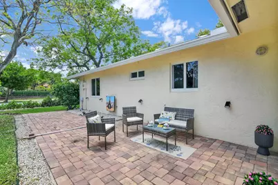 432 SW Natura Avenue, Deerfield Beach, FL 33441 - Photo 31