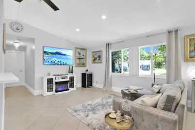 432 SW Natura Avenue, Deerfield Beach, FL 33441 - Photo 9
