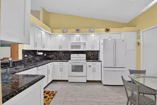 6367 Pointe Pleasant Cir, Delray Beach, FL 33484 - Photo 13