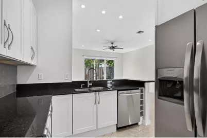 11 NE 20th Avenue, Pompano Beach, FL 33060 - Photo 13