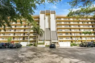 3300 W Rolling Hills Cir, Davie, FL 33328 - Photo 11