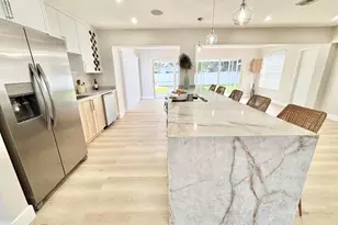 470 NE 45th St, Boca Raton, FL 33431 - Photo 9