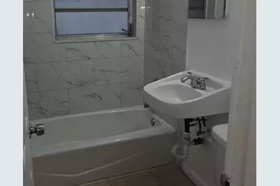 15721 NW 39th Place, Miami Gardens, FL 33054 - Photo 9