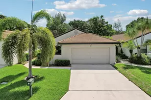 77 Ironwood Way N, Palm Beach Gardens, FL 33418 - Photo 1