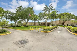 9841 Sunrise Lakes Blvd, Sunrise, FL 33322 - Photo 15