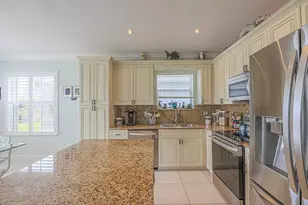 10394 Utopia Cir E, Boynton Beach, FL 33437 - Photo 9