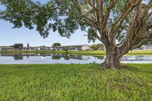 79 Chatham D, West Palm Beach, FL 33417 - Photo 1
