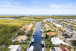 8945 SE Harbor Island Way, Hobe Sound, FL 33455 - Photo 43