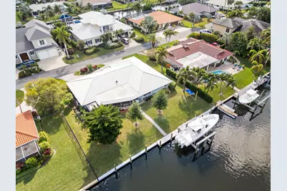 8945 SE Harbor Island Way, Hobe Sound, FL 33455 - Photo 9