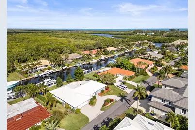 8945 SE Harbor Island Way, Hobe Sound, FL 33455 - Photo 5