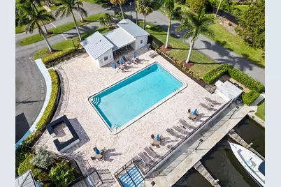 8945 SE Harbor Island Way, Hobe Sound, FL 33455 - Photo 17