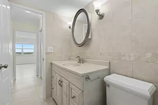 2555 NE 11th St, Fort Lauderdale, FL 33304 - Photo 17