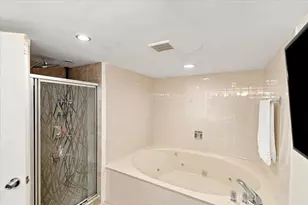 300 Three Islands Blvd, Hallandale Beach, FL 33009 - Photo 21