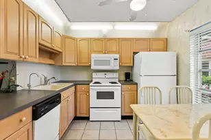 341 A Covered Bridge Blvd, Lake Worth, FL 33467 - Photo 9