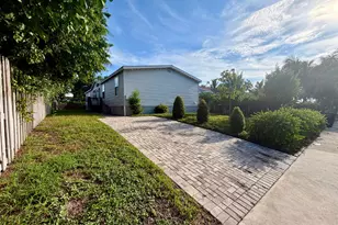 755 Ridgewood Dr, West Palm Beach, FL 33405 - Photo 1