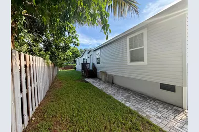 755 Ridgewood Drive, West Palm Beach, FL 33405 - Photo 3