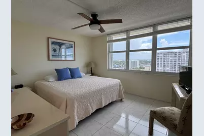 305 N Pompano Beach Boulevard #PH05, Pompano Beach, FL 33062 - Photo 13