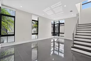 8243 NW 48th St, Doral, FL 33166 - Photo 9