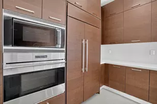 8243 NW 48th St, Doral, FL 33166 - Photo 25