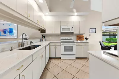 5722 Willow Creek Lane, Delray Beach, FL 33484 - Photo 13