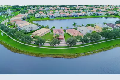 11427 SW Kingslake Circle, Port Saint Lucie, FL 34987 - Photo 3