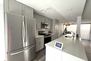 852 NW 81st Ave, Plantation, FL 33324 - Photo 5