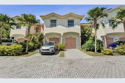 852 NW 9th Street, Hallandale Beach, FL 33009 - Photo 1