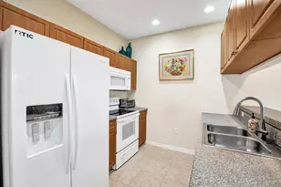 852 NW 9th St, Hallandale Beach, FL 33009 - Photo 9