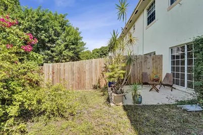 852 NW 9th Street, Hallandale Beach, FL 33009 - Photo 27