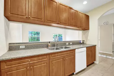 852 NW 9th Street, Hallandale Beach, FL 33009 - Photo 11