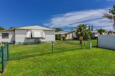 7983 SE Saratoga Drive, Hobe Sound, FL 33455 - Photo 17