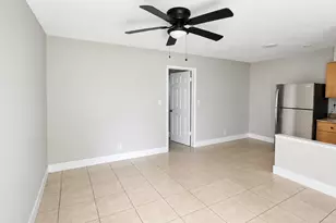 435 NW 41st St, Oakland Park, FL 33309 - Photo 5